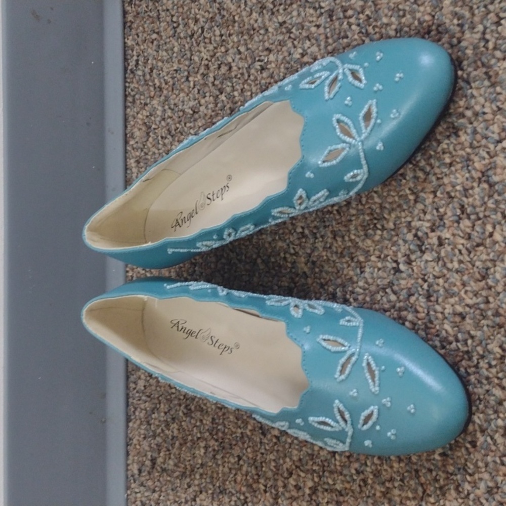 Angel Steps Turquoise Heels Size 8 1/2